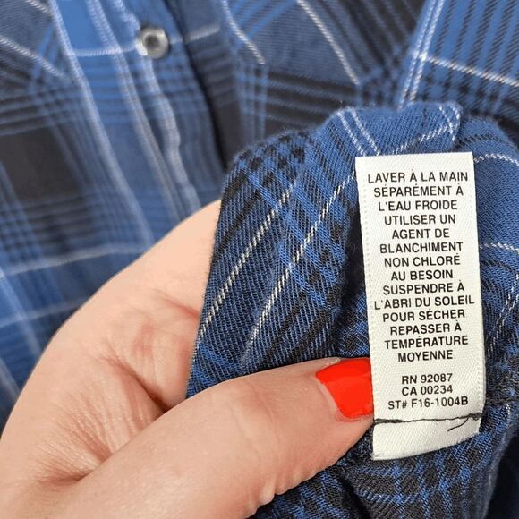 Saks Fifth Avenue Plaid Button Up Top size Medium - Picture 6 of 6